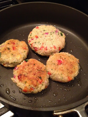 Mediterranean-quinoa-cakes-with-goat-cheese-salad-step-by-step-recipe