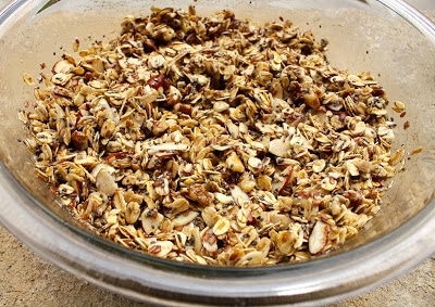 vegan-maple-cinnamon-granola-with-chia-seeds-step-4