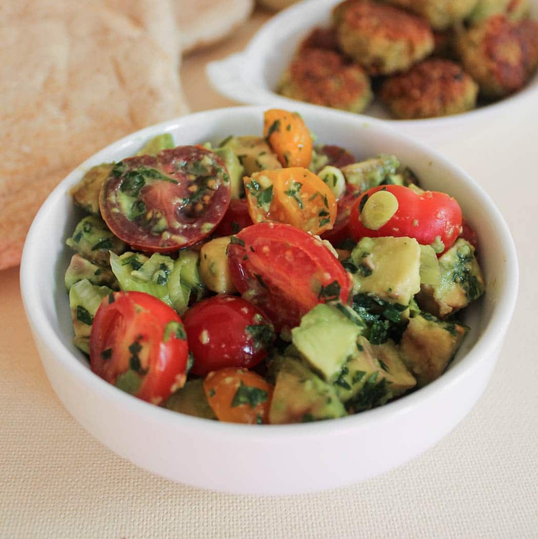 quinoa-falafel-with-avocado-tomato-relish-and-yogurt-tahini-dressing-3