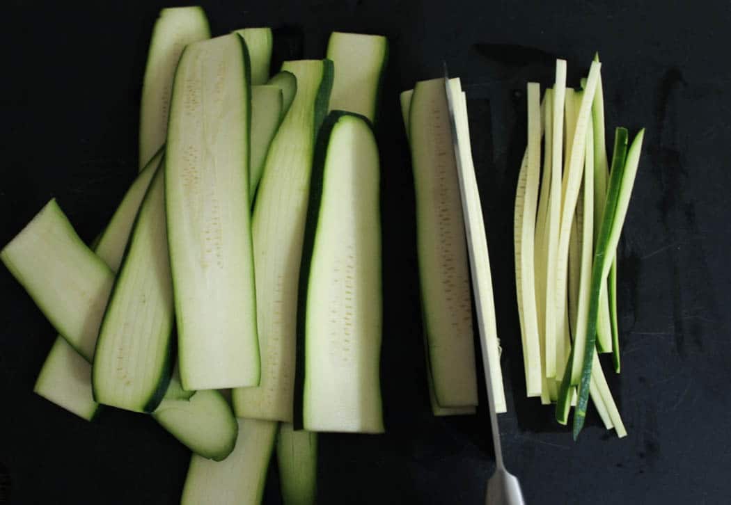 zucchini-pasta-with-cherry-tomatoes-step-2