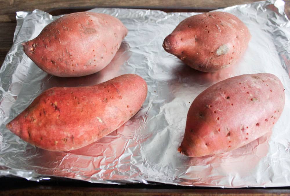 Chipotle-Mashed-Sweet-Potatoes-Stuffed-with-Superfood-Pomegranate-Pistachio-Guacamole-step-1