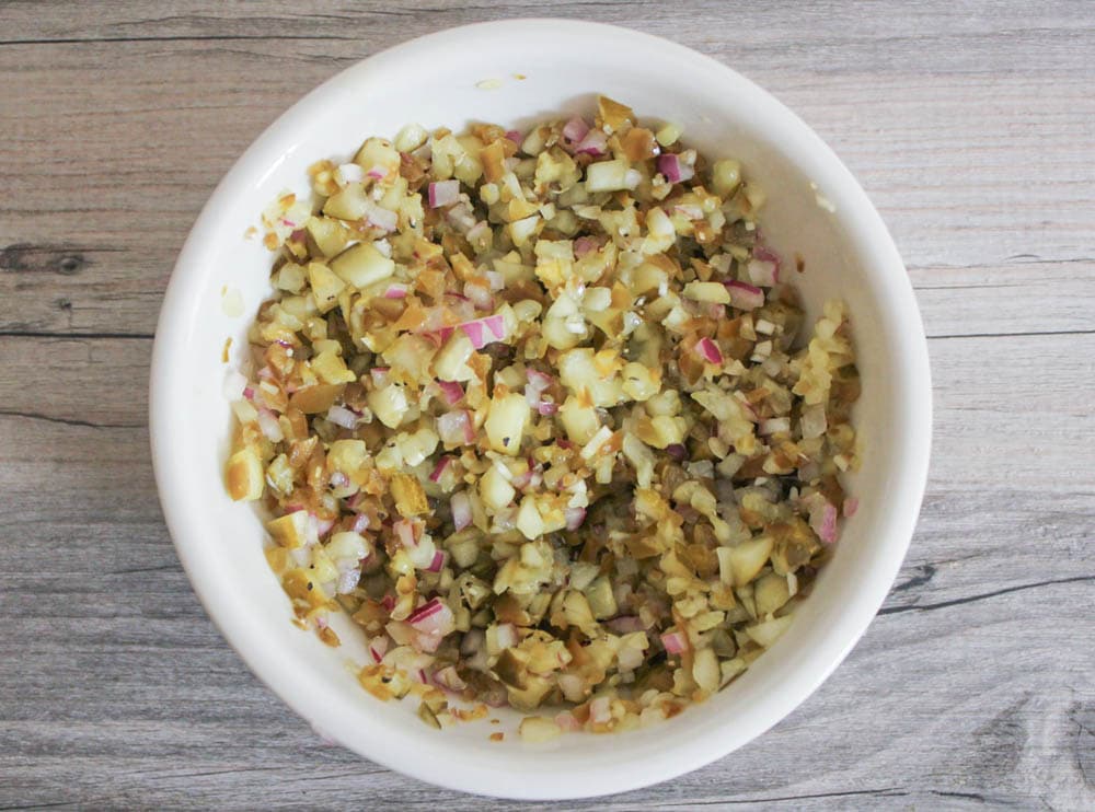 Bacon-and-smoked-cheddar-stuffed-cheeseburger-sliders-with-jalapeno-relish-step-1