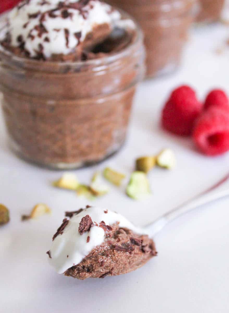 Vegan-Chocolate-Avocado-Pudding-with-Chia-Seeds-6