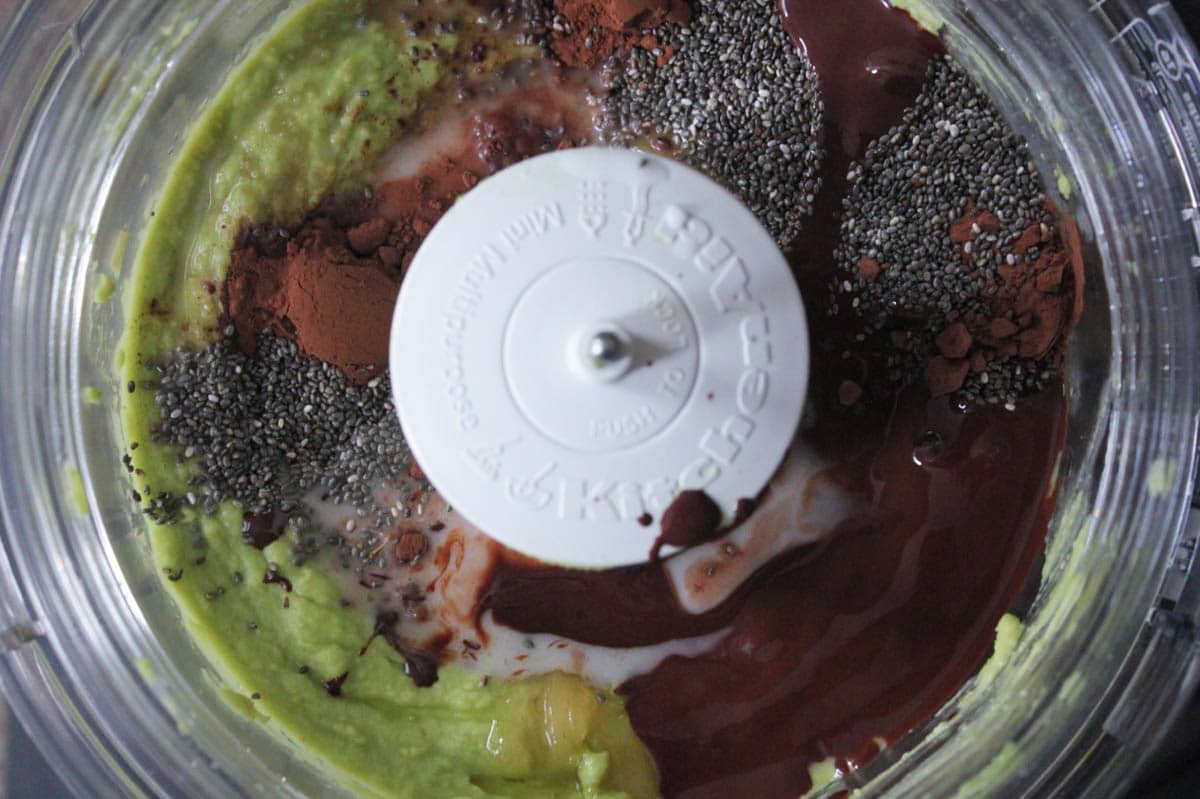 Vegan-Chocolate-Avocado-Pudding-with-Chia-Seeds-Step-3
