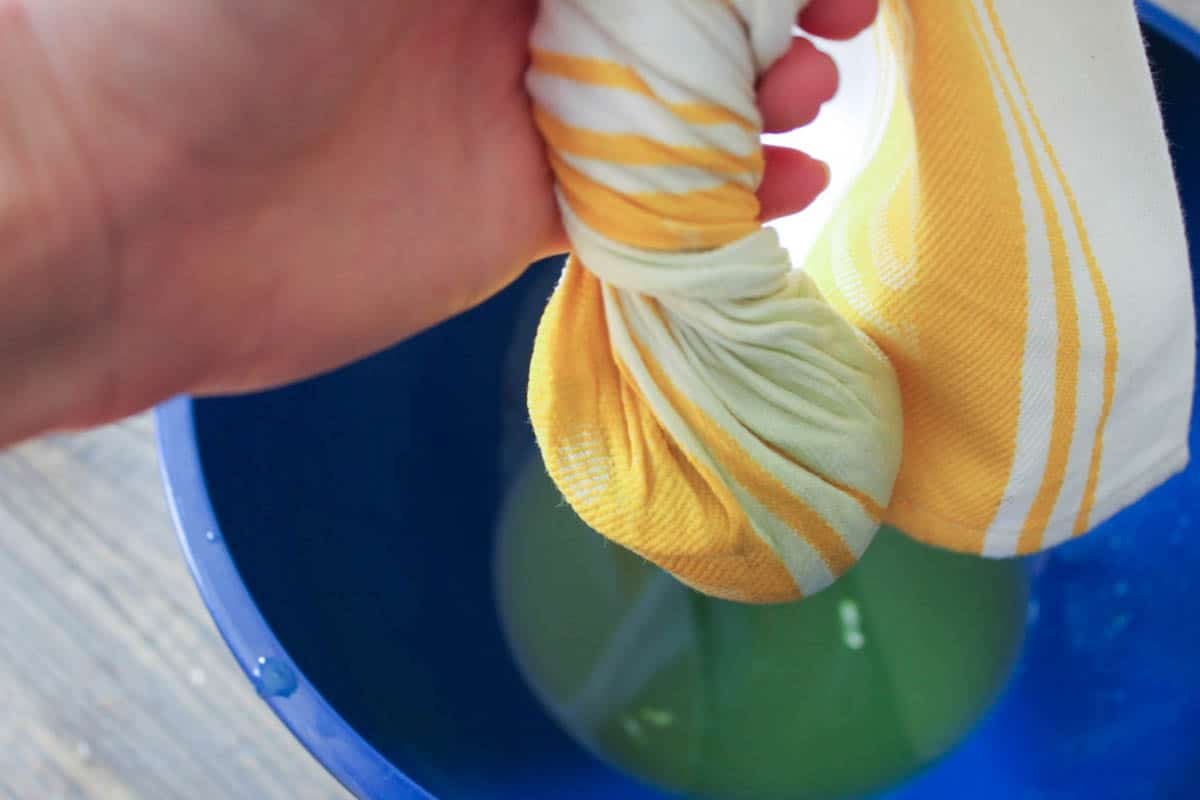 gluten-free-baked-zucchini-quinoa-cakes-with-dill-yogurt-sauce-step-2