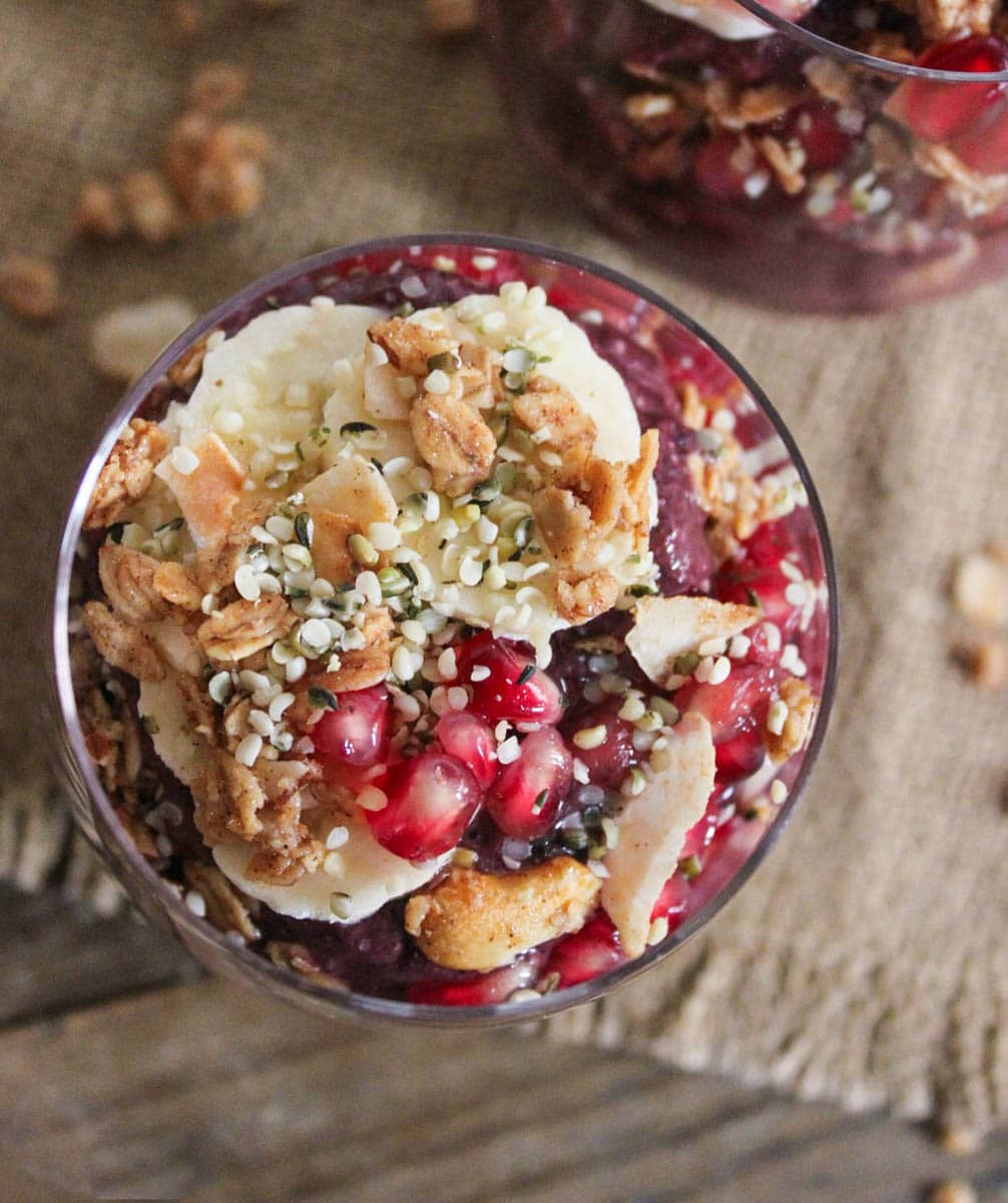 Vegan-Acai-Parfaits-with-fruit-granola-and-hemp-seeds-4