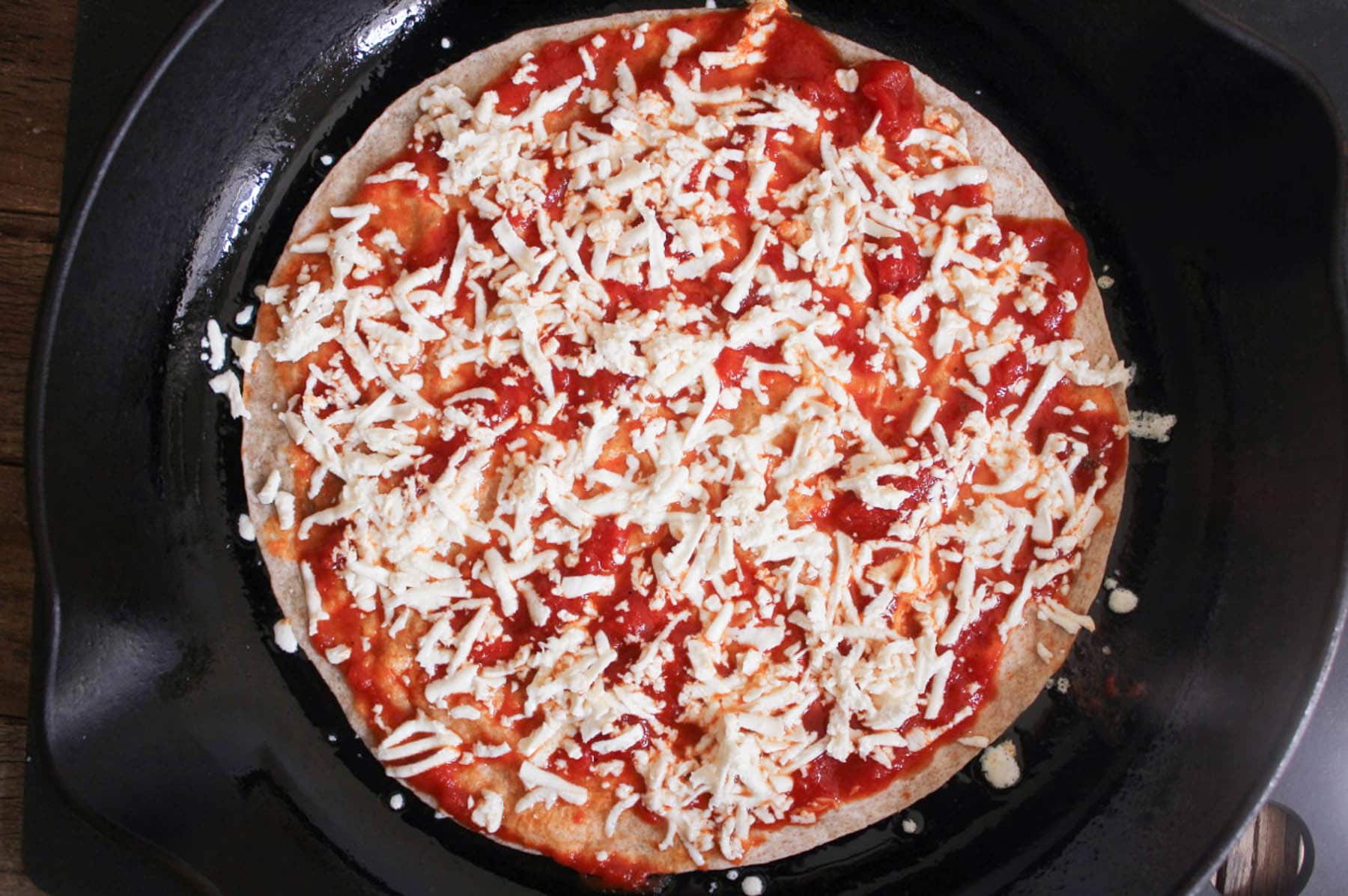 chipotle-chicken-tortilla-pizzas-with-pineapple-and-cilantro-step-5